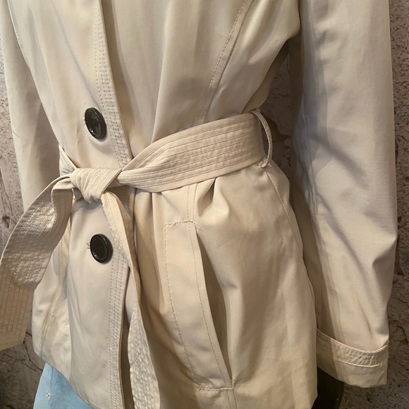 Esprit Vanilla Belted Hooded Spring Rain Jacket - Picture 2 of 10